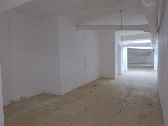 For sale Commercial premises with 515.00m2 in SAGRERA, Barcelona