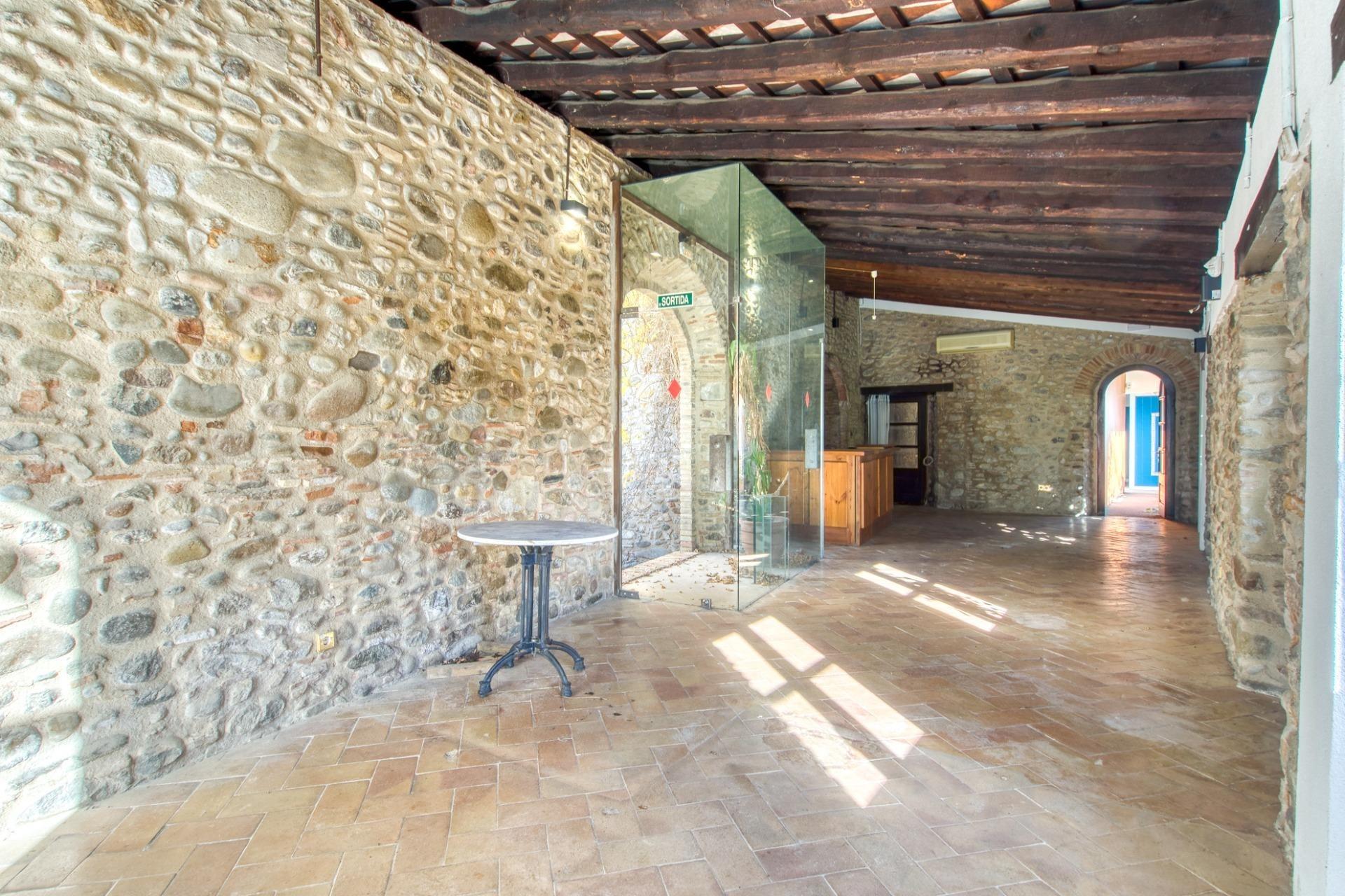 CASA DE PIEDRA SEMIRESTAURADA foto 3